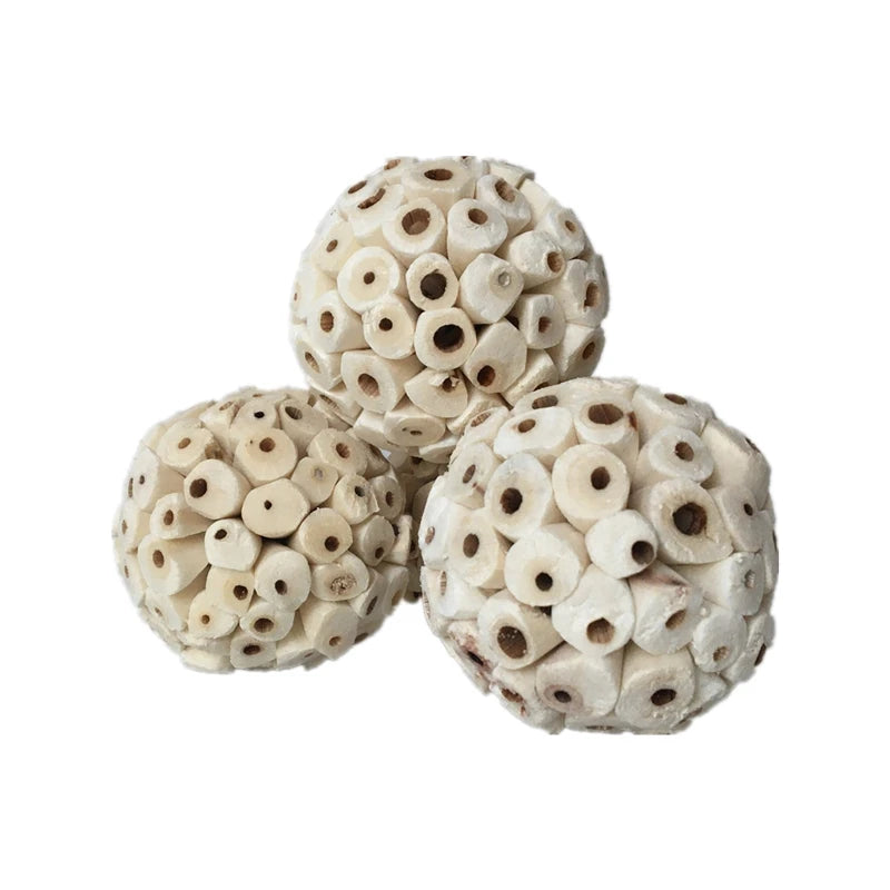 3 Pack Bird Chewing Toy Natural Sola Ball Parrot Shredder Foraging Toy for Finch Cockatiel African for Grey Gerbil DropShipping