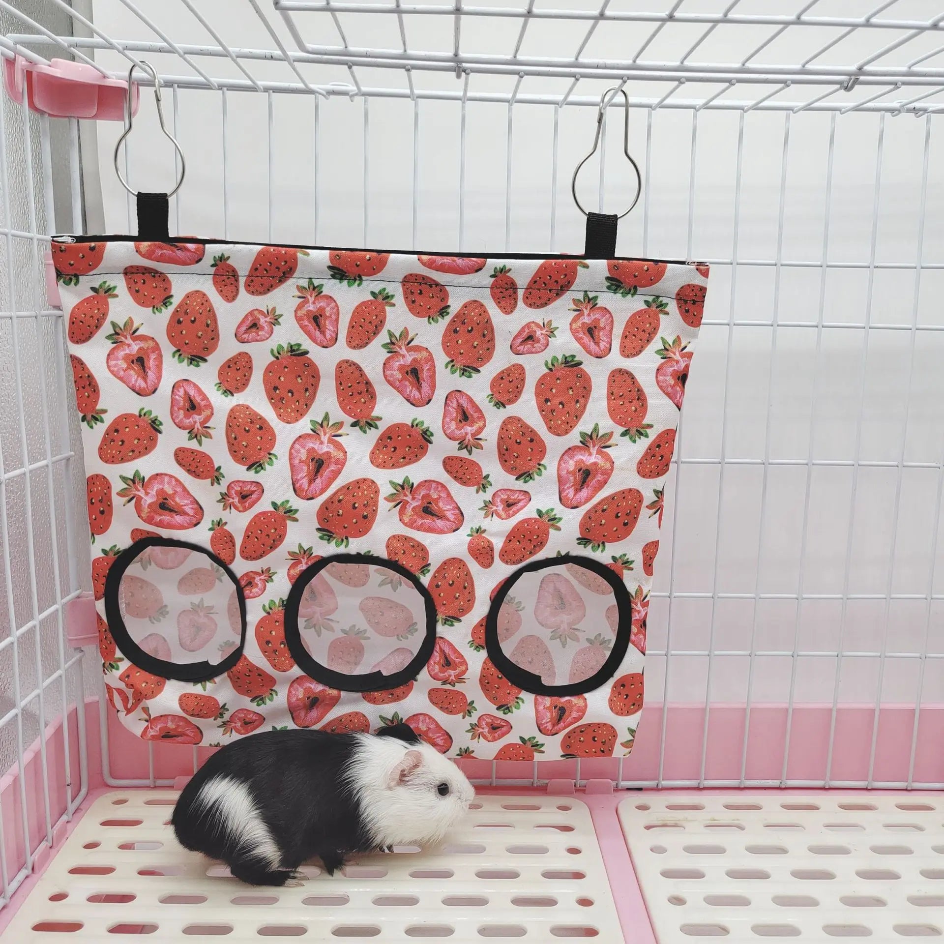 Hay Dispenser Bag for Guinea Pigs and Rabbits