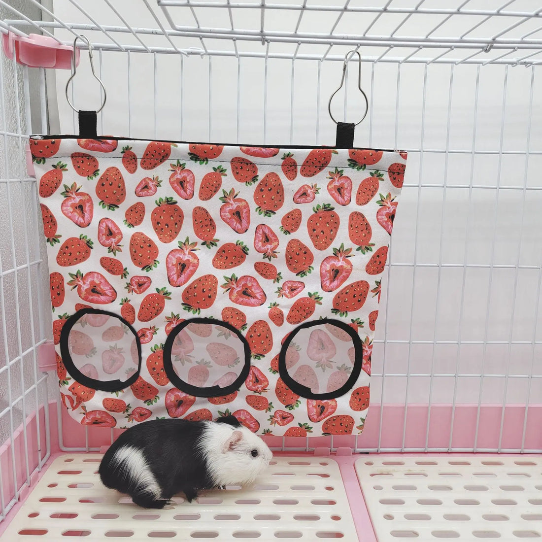 Hay Dispenser Bag for Guinea Pigs and Rabbits