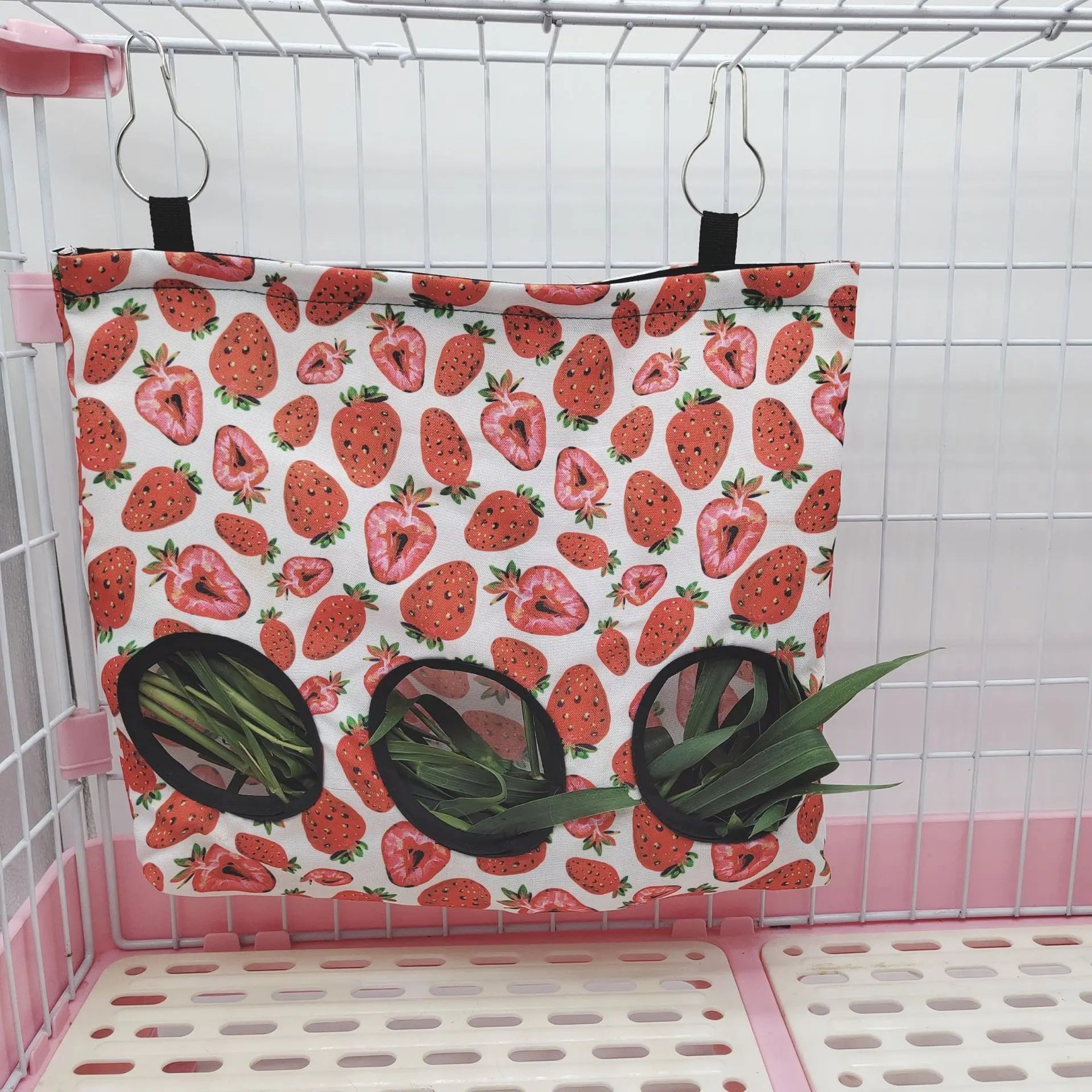 Hay Dispenser Bag for Guinea Pigs and Rabbits